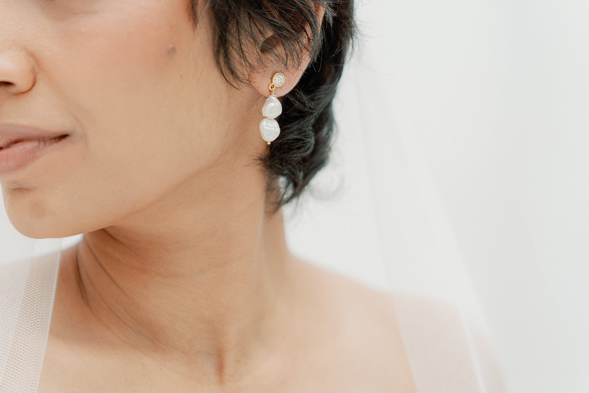 simple keshi pearls earring with chaton stud- ATHENA- 25036