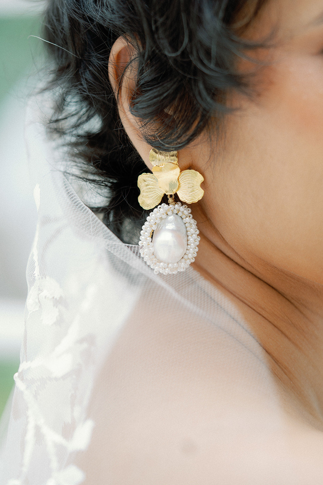 Pearls earrings with oversize kesh pearl  - ALYSSA- 25013