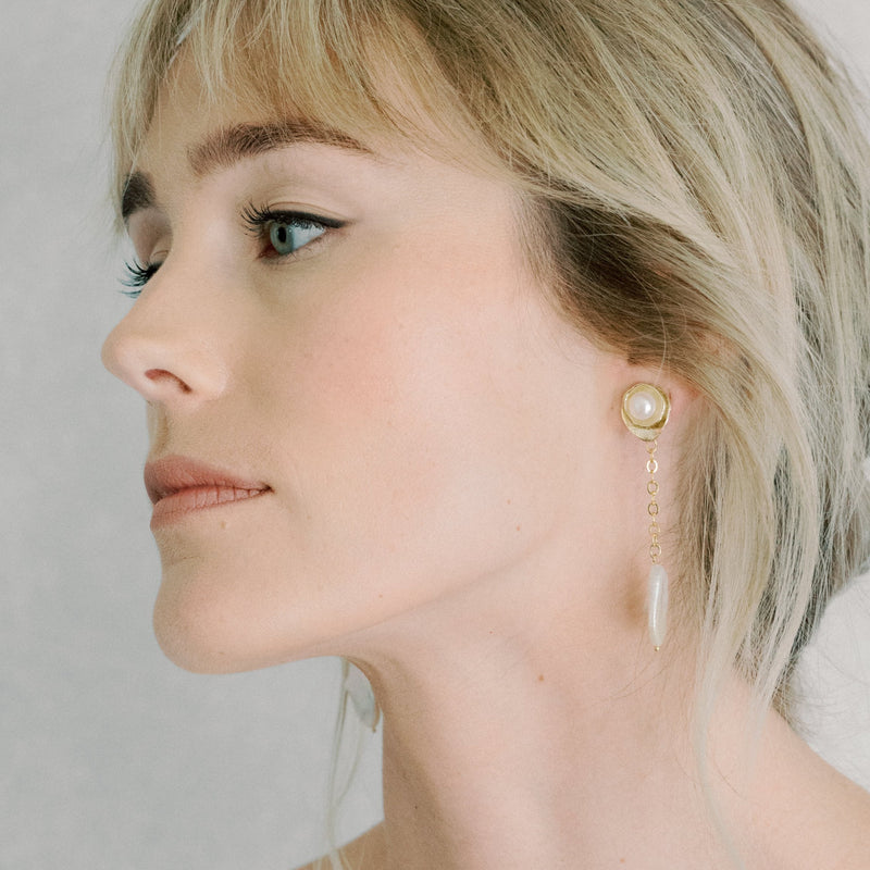 pearls earrings - style 22036