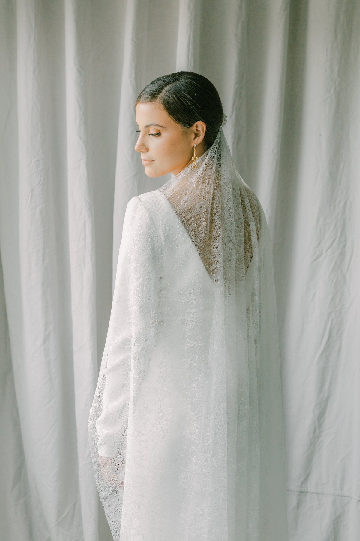 wedding veil with lace fabric, lace bridal veil - Promesse Style 21037