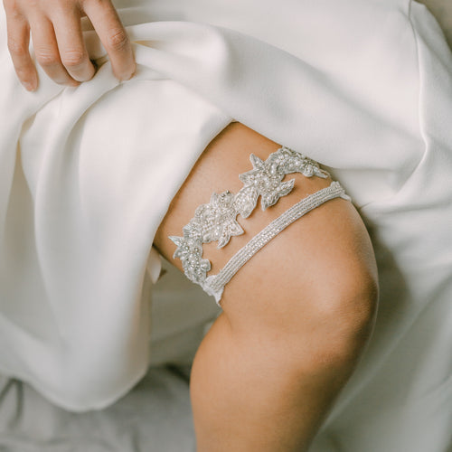 Wedding Garters Set Lace Bridal Garter Belt with Rhinestone Red Rose L –  YOMORIO