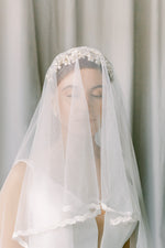 Soft dotted drop veil with leafy lace edge, circle veil - Poesie Style 21036